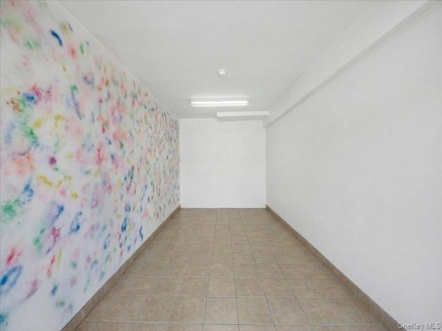 [PHOTO]