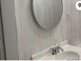 [PHOTO]