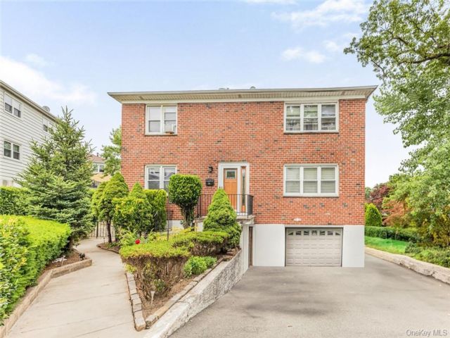  3 BR,  2.00 BTH &nbsp;Other style home in Yonkers