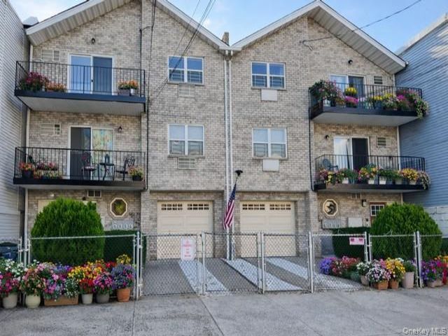  6 BR,  5.00 BTH &nbsp;Colonial style home in Pilgrim