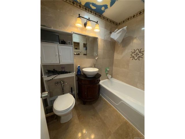 [Howard Beach Real Estate, listing number 7269613]