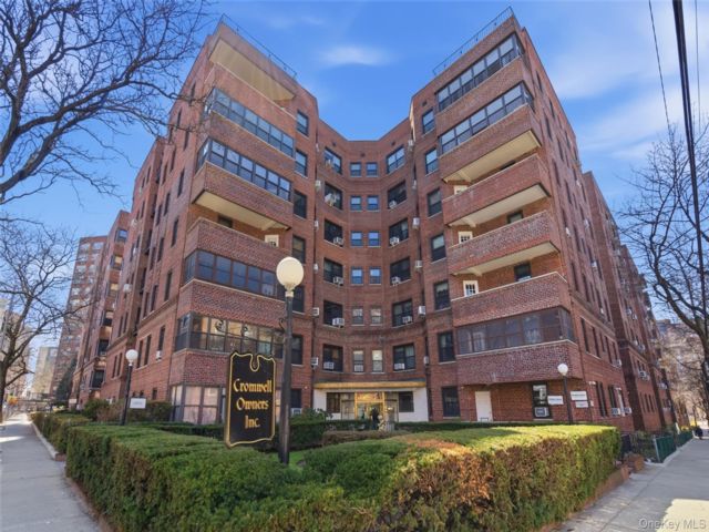  2 BR,  2.00 BTH &nbsp;Other style home in Forest Hills