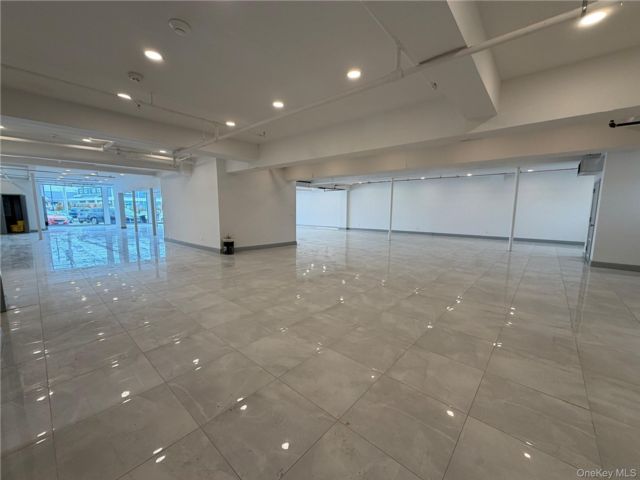 [PHOTO]
