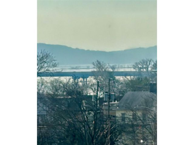[PHOTO]
