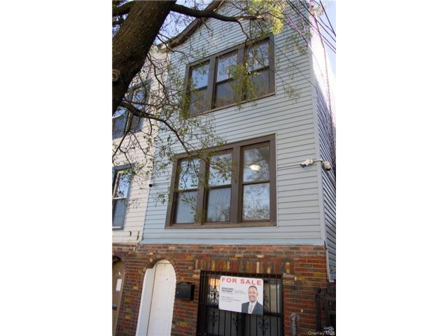  5 BR,  4.00 BTH &nbsp;House style home in Canarsie