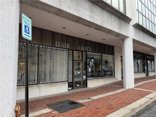 Studio,  0.00 BTH &nbsp;House style home in Glen Cove