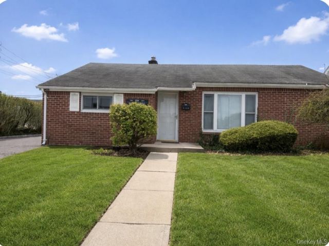 Studio,  0.00 BTH &nbsp;House style home in Bethpage