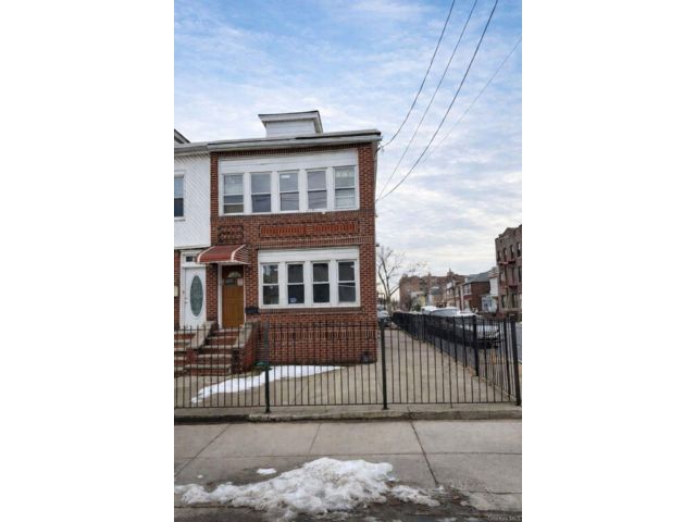 7 BR,  2.00 BTH &nbsp;House style home in East Flatbush