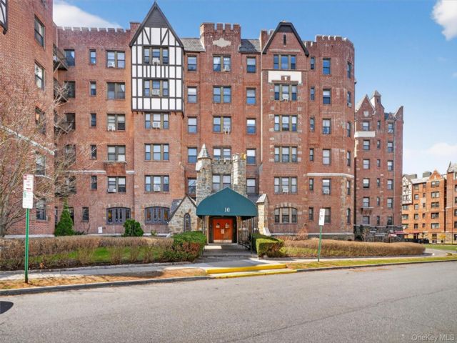 [White Plains Real Estate, listing number 7270157]