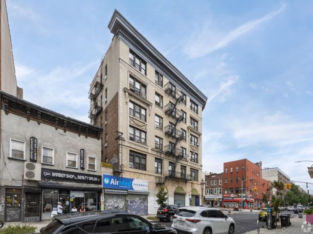 [PHOTO]