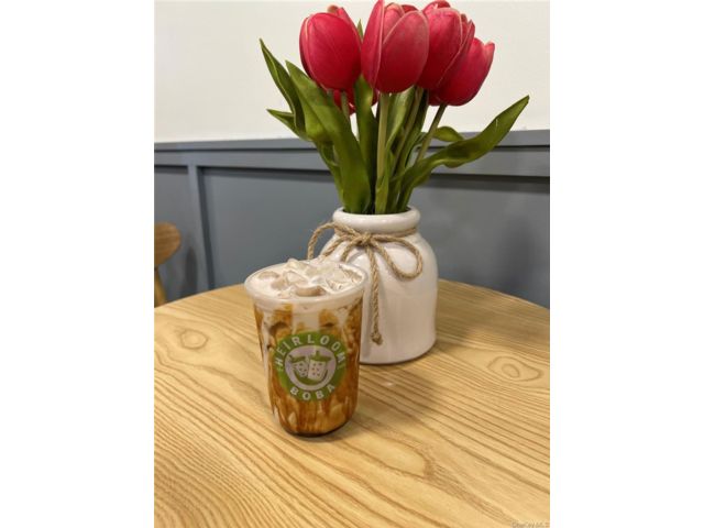 [Westbury Real Estate, listing number 7270412]