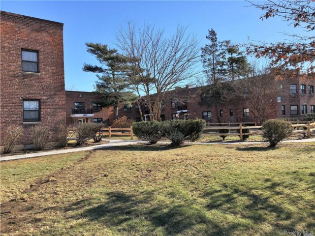 Studio,  1.00 BTH &nbsp;Garden style home in Levittown