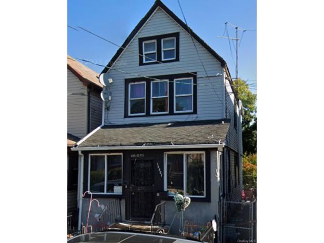  3 BR,  3.00 BTH &nbsp;Colonial style home in Jamaica