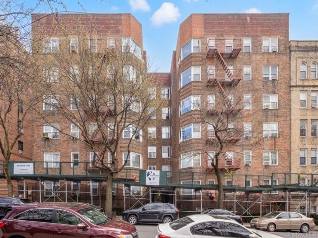 [Kingsbridge Real Estate, listing number 7270641]