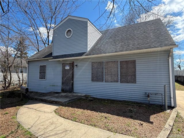  4 BR,  2.00 BTH &nbsp;Cape cod style home in Wyandanch
