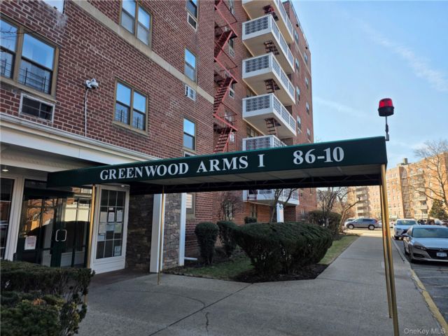  2 BR,  2.00 BTH &nbsp;Other style home in Howard Beach