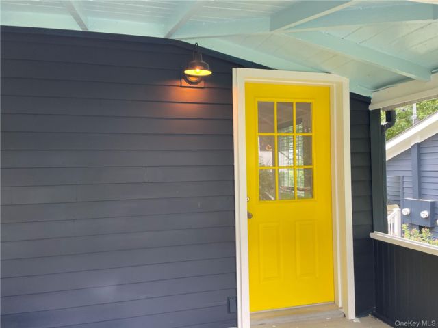  1 BR,  1.00 BTH &nbsp;Cottage style home in Setauket