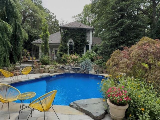  2 BR,  3.00 BTH &nbsp;Mediterranean style home in Setauket