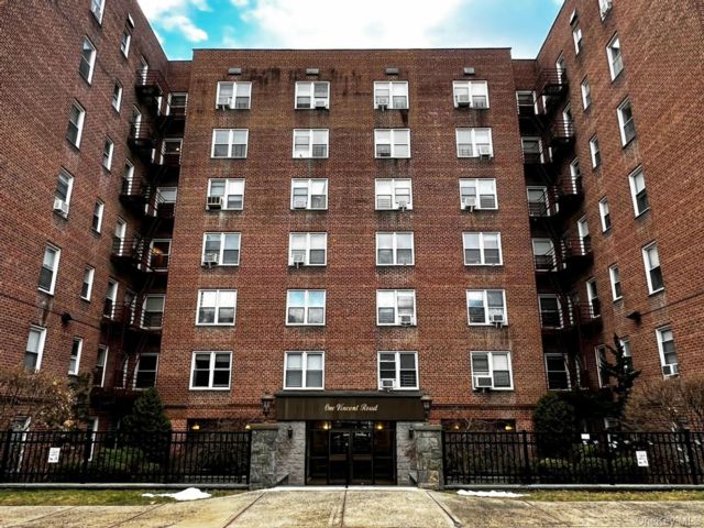[Bronxville Real Estate, listing number 7271029]