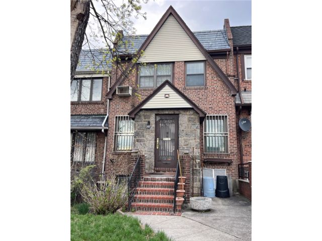  3 BR,  2.00 BTH &nbsp;Tudor style home in East Elmhurst