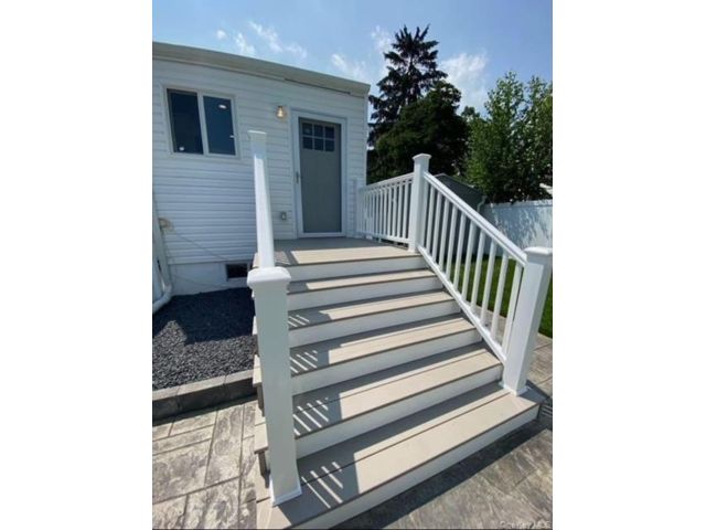  1 BR,  1.00 BTH &nbsp;Ranch style home in East Northport