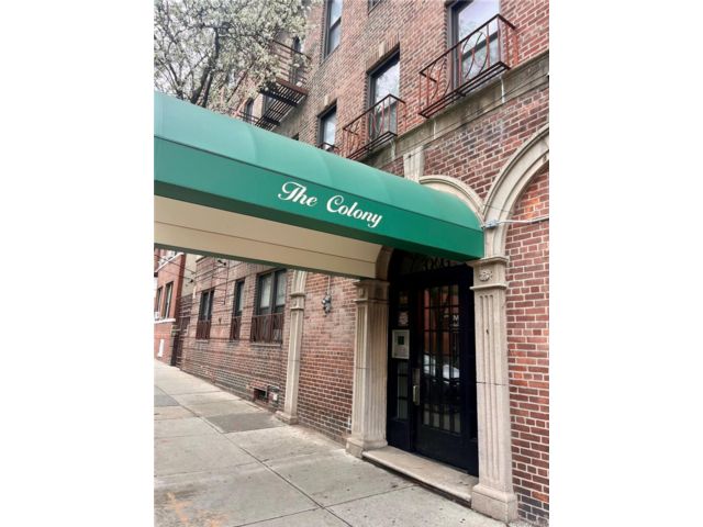  2 BR,  1.00 BTH &nbsp;Other style home in Astoria