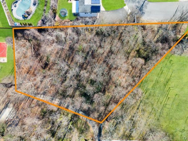 [Selden Real Estate, listing number 7271261]