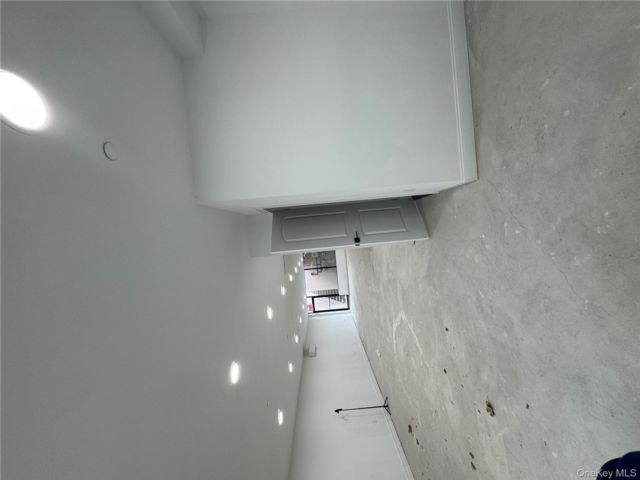 [PHOTO]