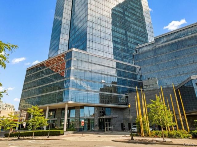  2 BR,  3.00 BTH &nbsp;Other style home in White Plains