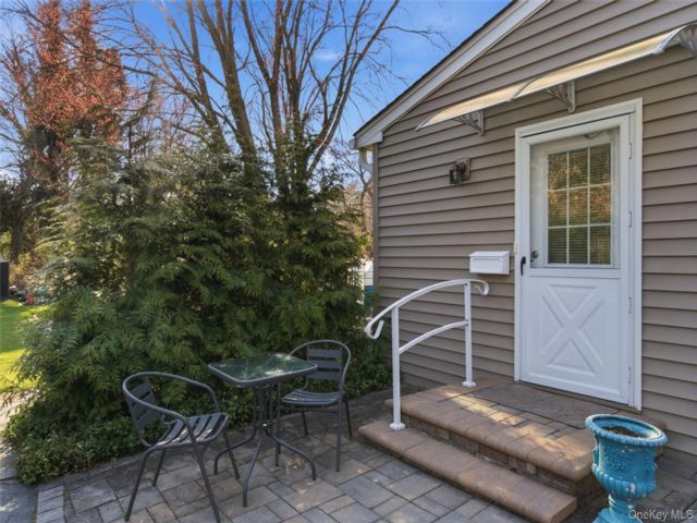  1 BR,  1.00 BTH &nbsp;Ranch style home in Huntington