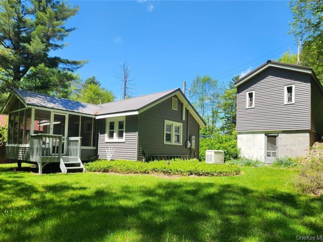  1 BR,  1.00 BTH &nbsp;Cottage style home in Smallwood