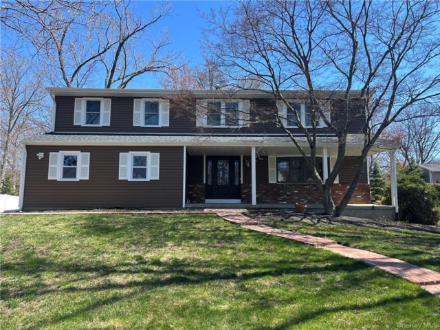  4 BR,  3.00 BTH &nbsp;Colonial style home in Tappan