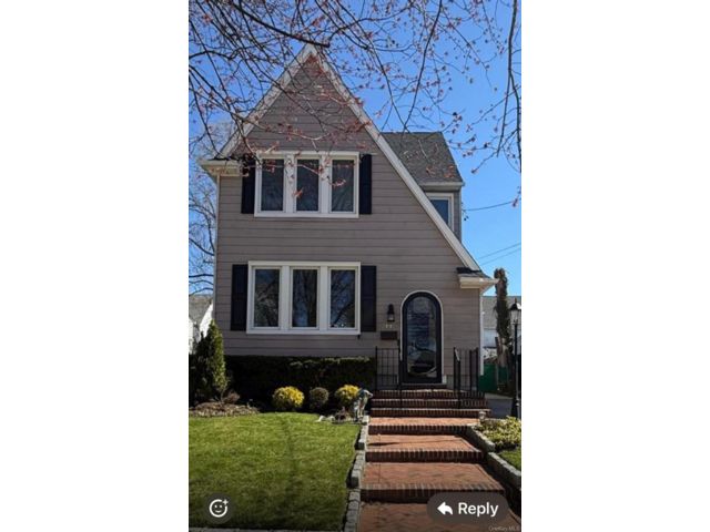  4 BR,  2.00 BTH &nbsp;Colonial style home in Valley Stream