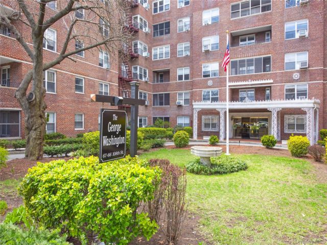  3 BR,  2.00 BTH &nbsp;Other style home in Forest Hills