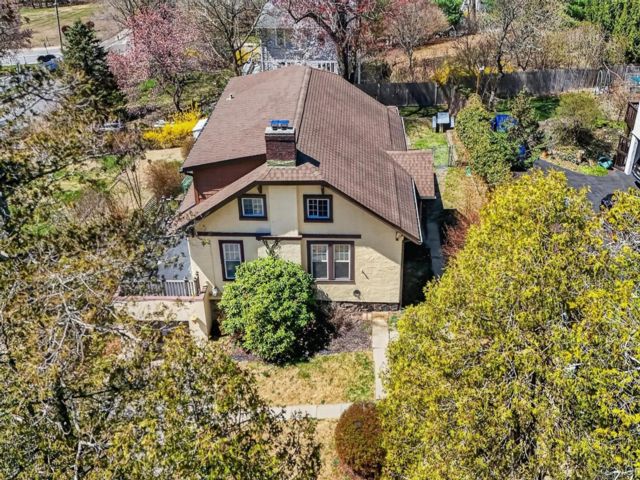  3 BR,  2.00 BTH &nbsp;Cape cod style home in Peekskill