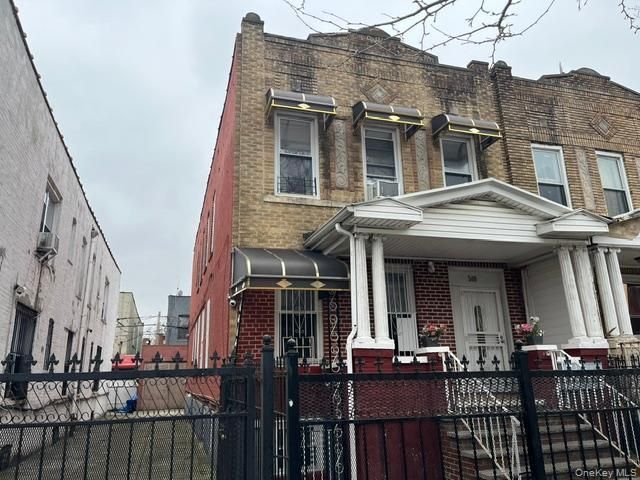  7 BR,  3.00 BTH &nbsp;House style home in East New York