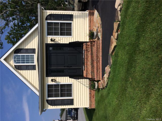  2 BR,  1.00 BTH &nbsp;A-frame style home in East Patchogue