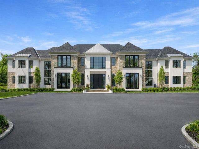  7 BR, 10.00 BTH &nbsp;Contemporary style home in Brookville