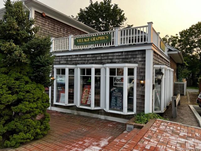 Studio,  0.00 BTH &nbsp;Commercial style home in Westhampton Beach