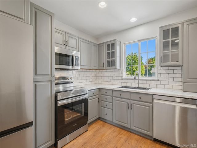 [Brewster Real Estate, listing number 7271770]