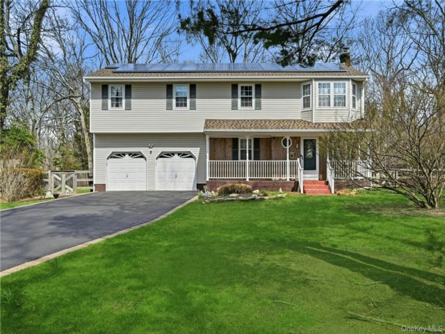  6 BR,  3.00 BTH &nbsp;Colonial style home in Shoreham