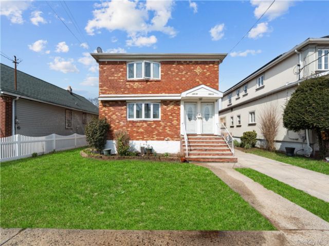  6 BR,  5.00 BTH &nbsp;Colonial style home in South Ozone Park