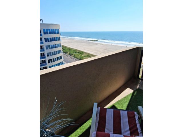  1 BR,  2.00 BTH &nbsp;Contemporary style home in Long Beach