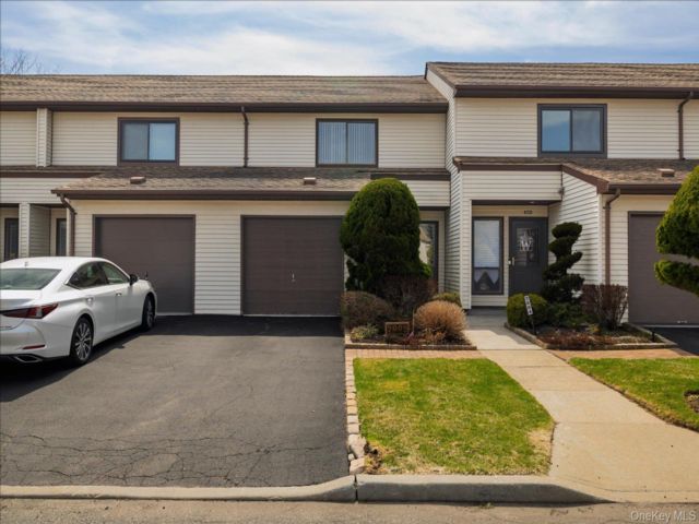  2 BR,  2.00 BTH &nbsp;Other style home in Oceanside