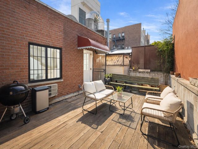  3 BR,  2.00 BTH &nbsp;Other style home in New York (manhattan)