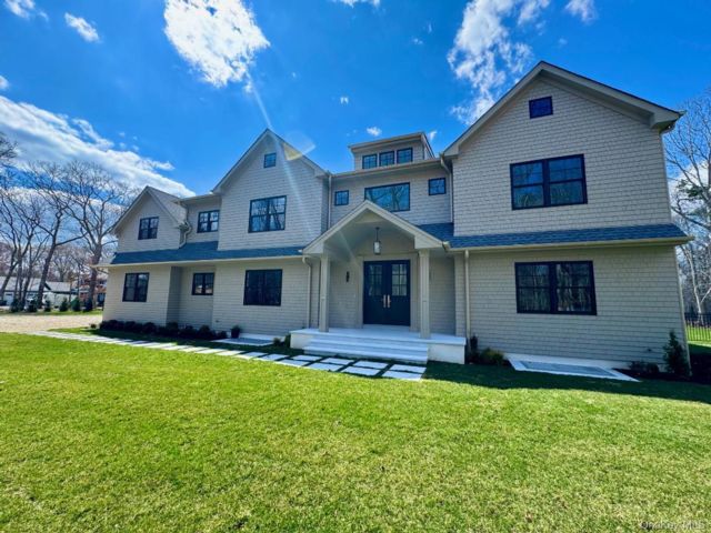  6 BR,  7.00 BTH &nbsp;Contemporary style home in Westhampton