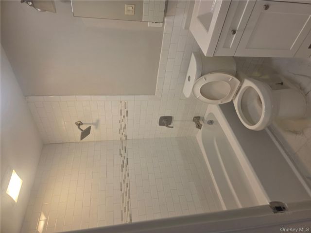 [PHOTO]