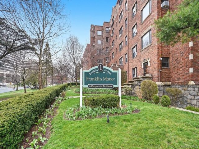  2 BR,  1.00 BTH &nbsp;Other style home in White Plains
