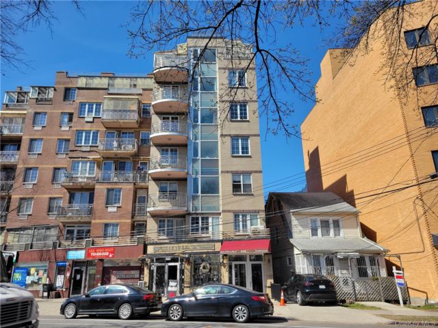  2 BR,  2.00 BTH &nbsp;Other style home in Flushing