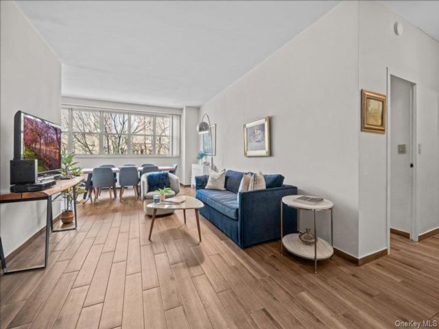[Kingsbridge Real Estate, listing number 7272374]
